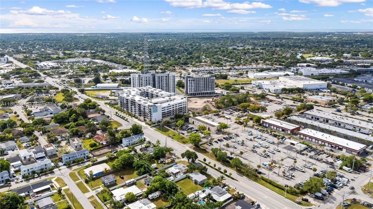 18395 Sw 103rd Ct #18395 - Photo 7 of 36