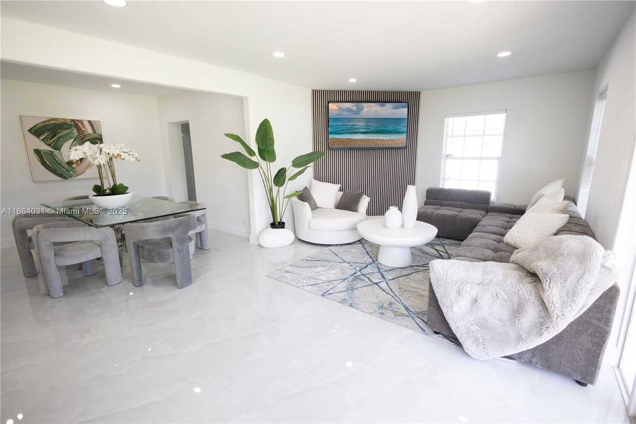 1435 Grant St #NA - Photo 3 of 27