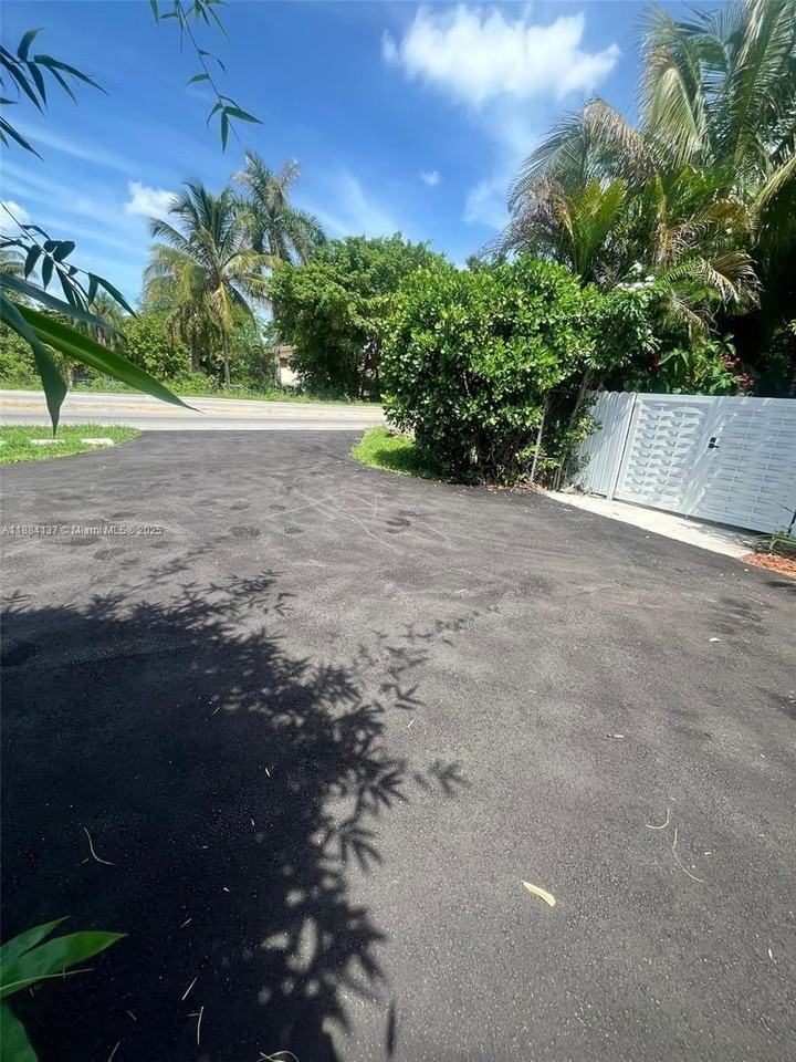 14615 N Miami Ave #1 - Photo 7 of 8