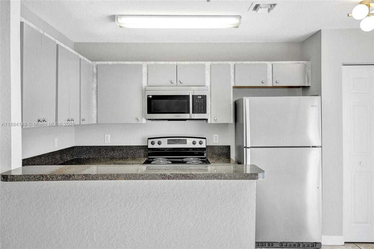 5441 SW 41st St - Photo 2 of 39