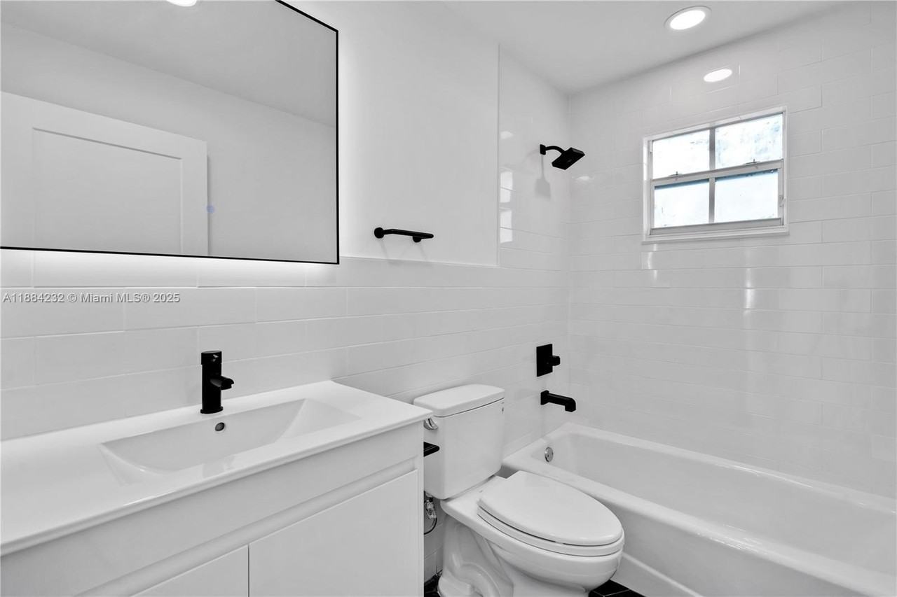 407 Nw 45th St - Photo 7 of 7