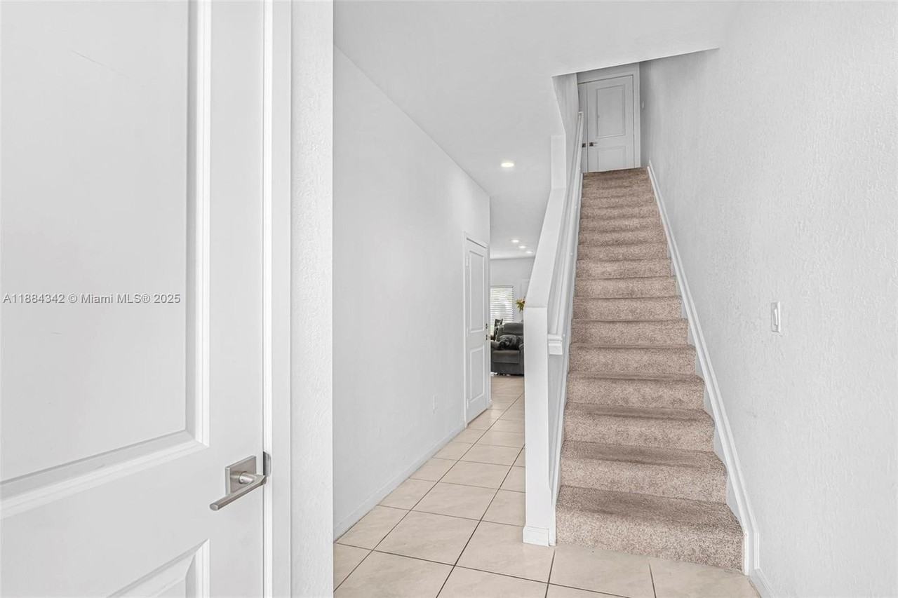 1137 Sw 7th Ct #0 - Photo 3 of 27