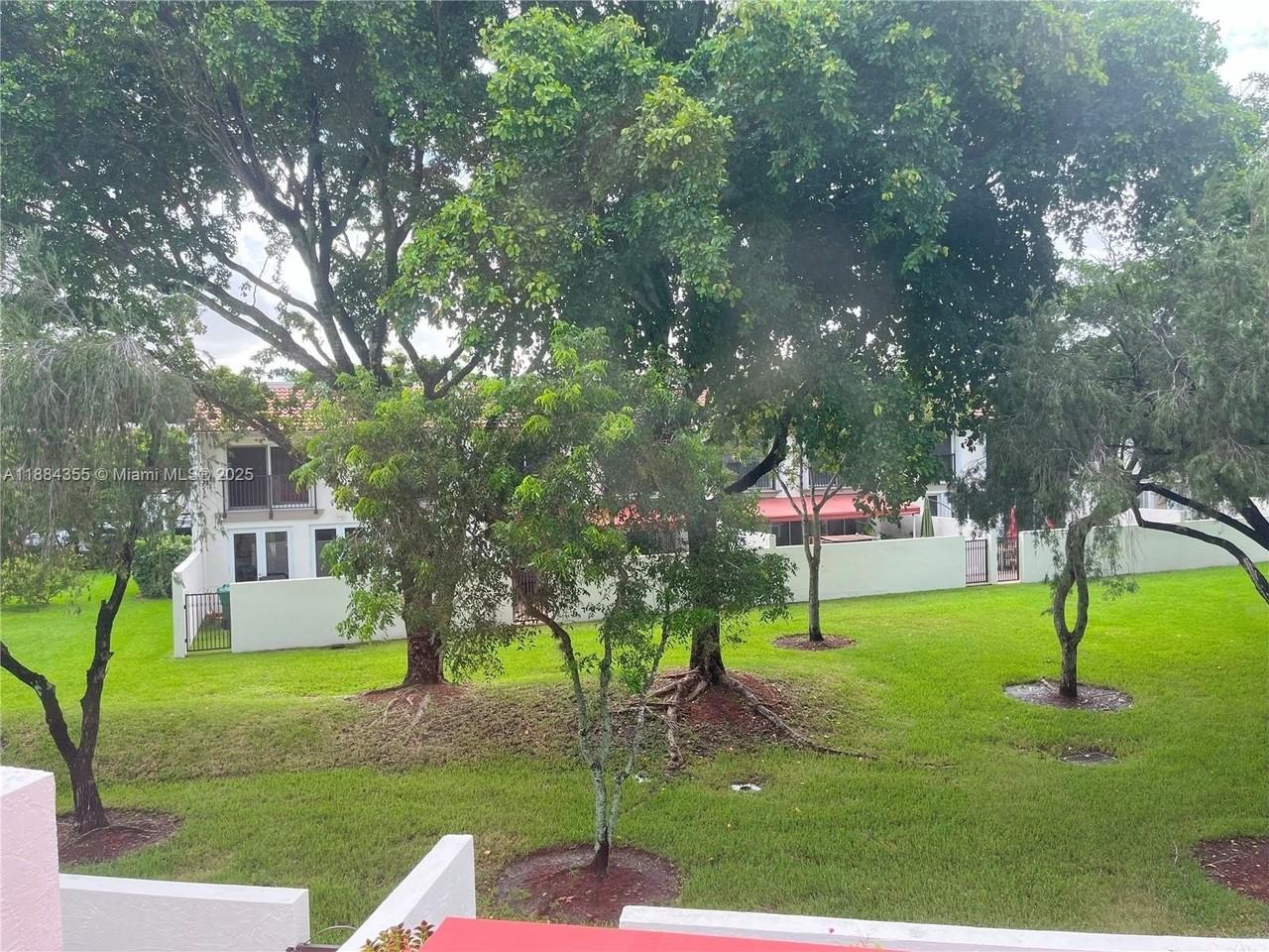 10270 Nw 46th St - Photo 2 of 34