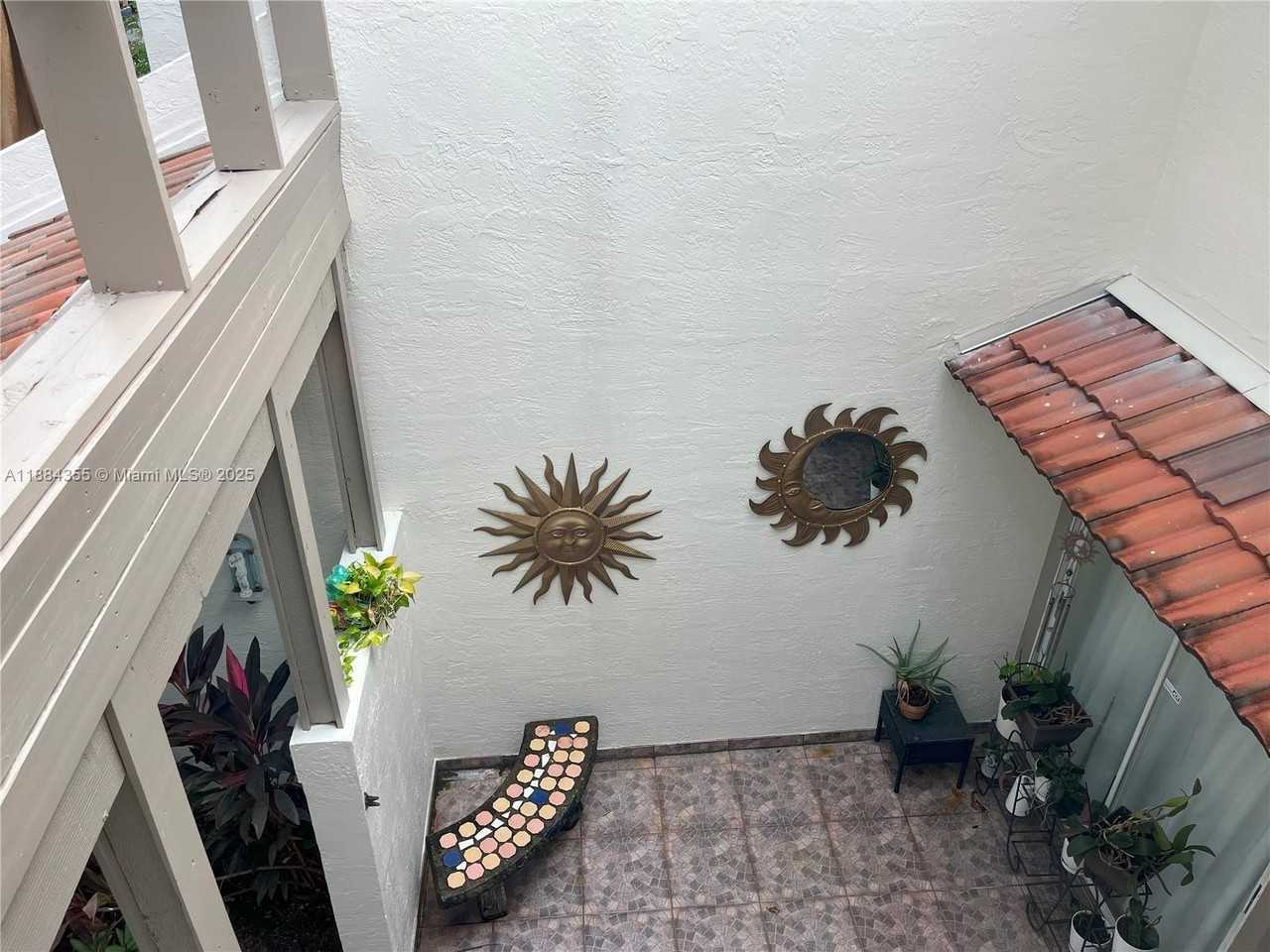 10270 Nw 46th St - Photo 7 of 34