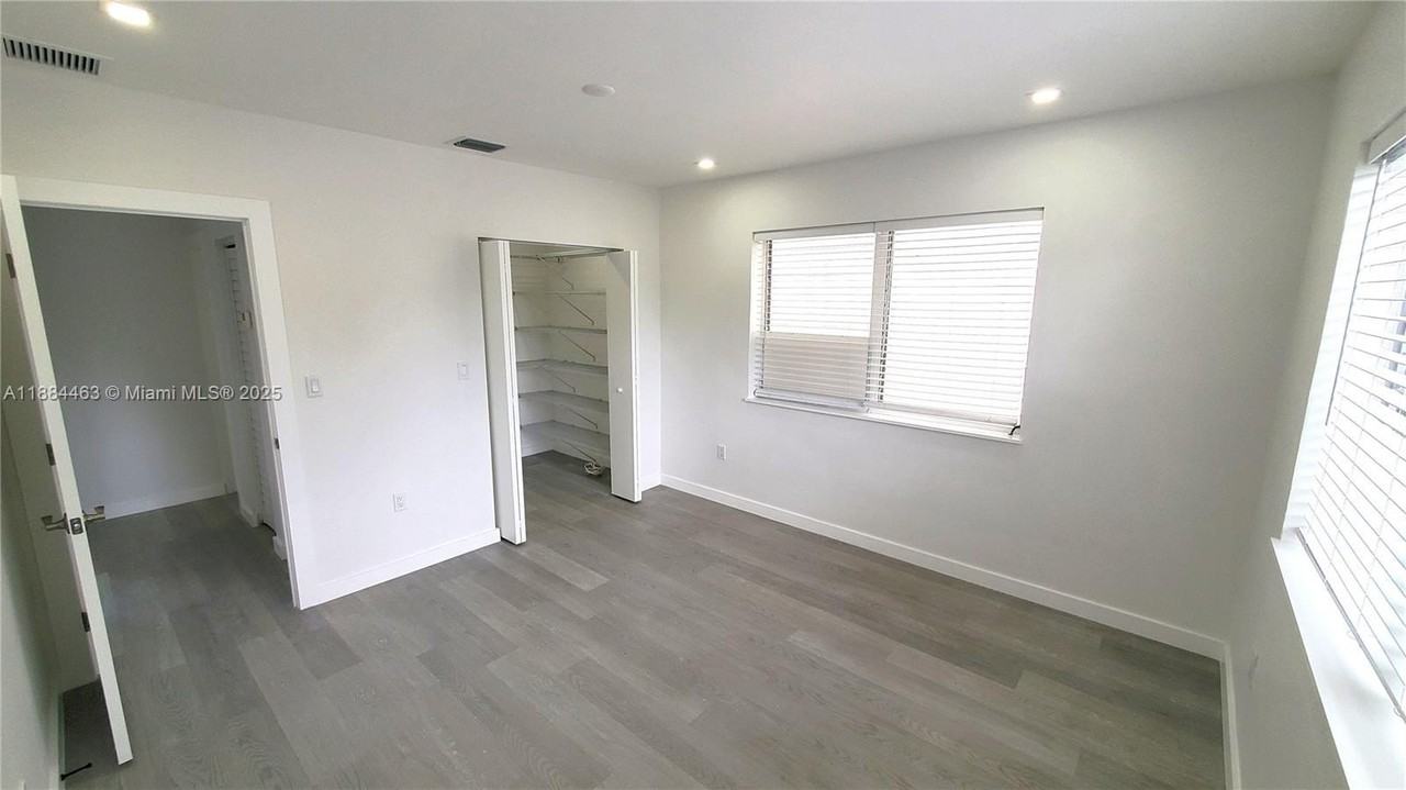 215 Zamora Ave #10 - Photo 3 of 12