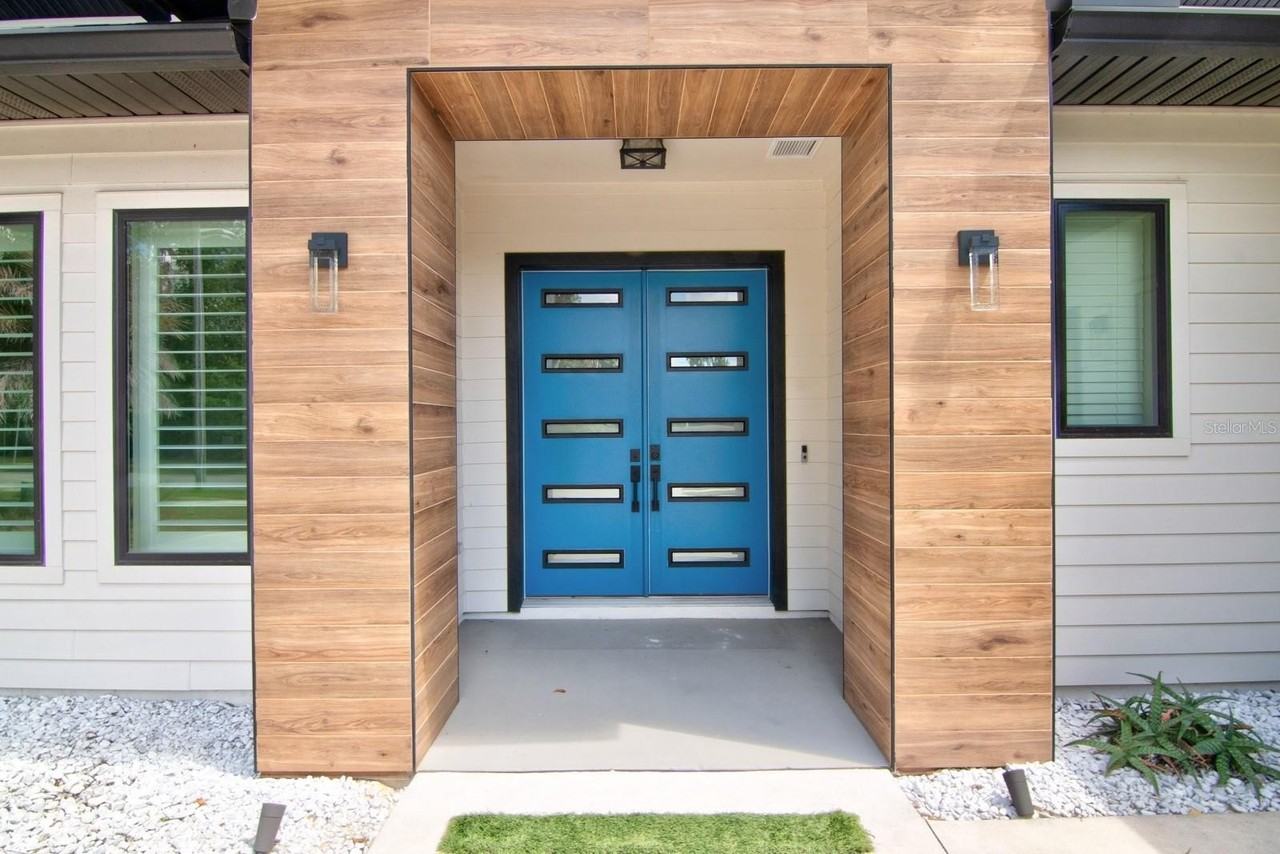 861 Sw 120th Dr - Photo 2 of 25