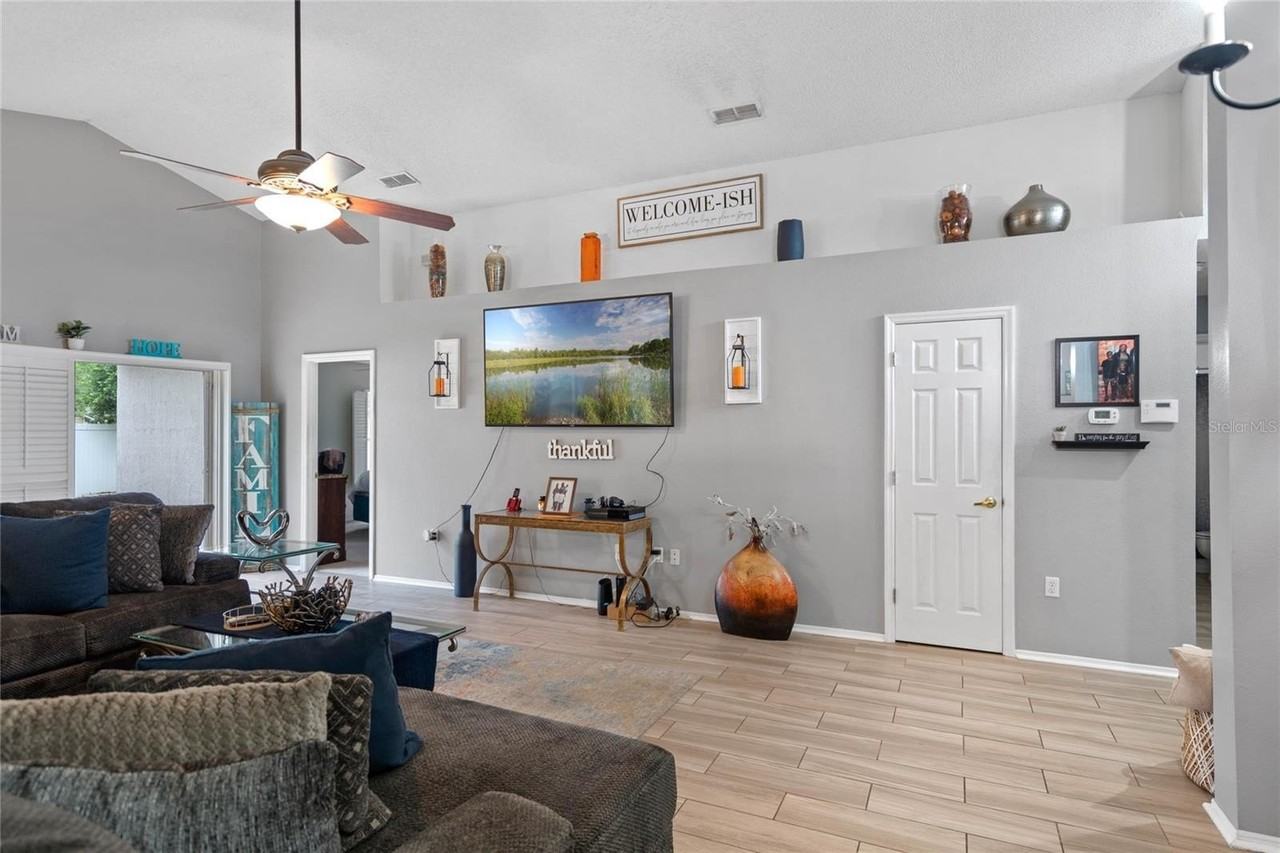 541 Heather Glen Dr - Photo 3 of 22