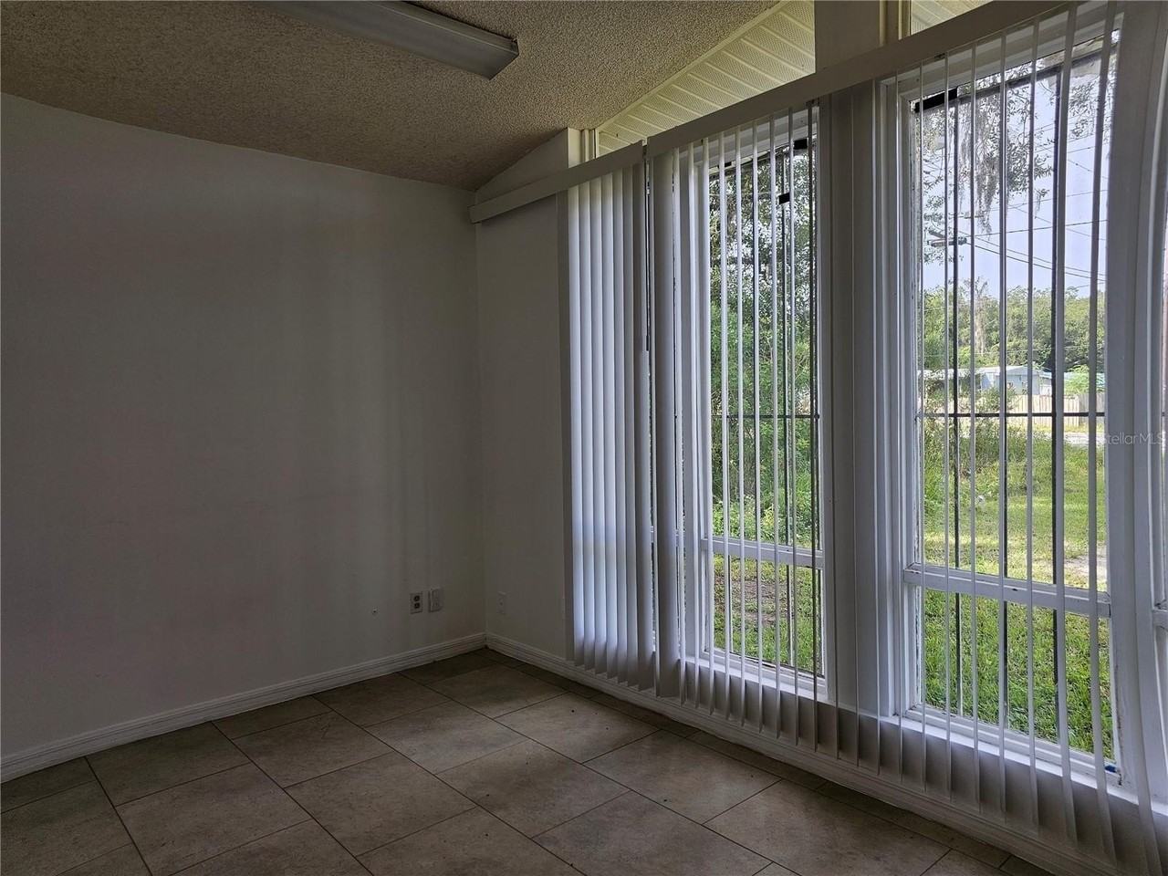 1206 S Wabash Ave - Photo 5 of 22