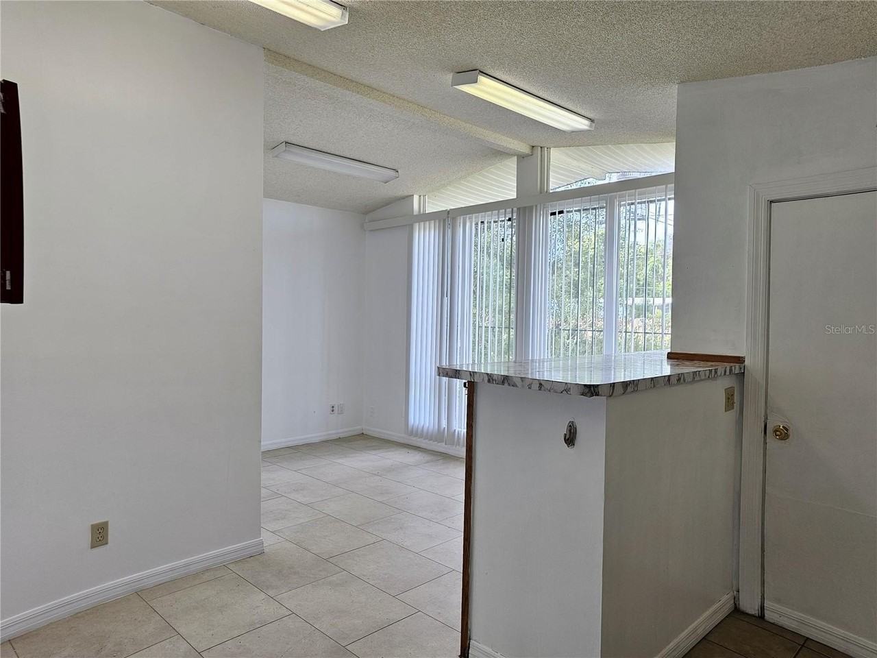 1206 S Wabash Ave - Photo 6 of 22