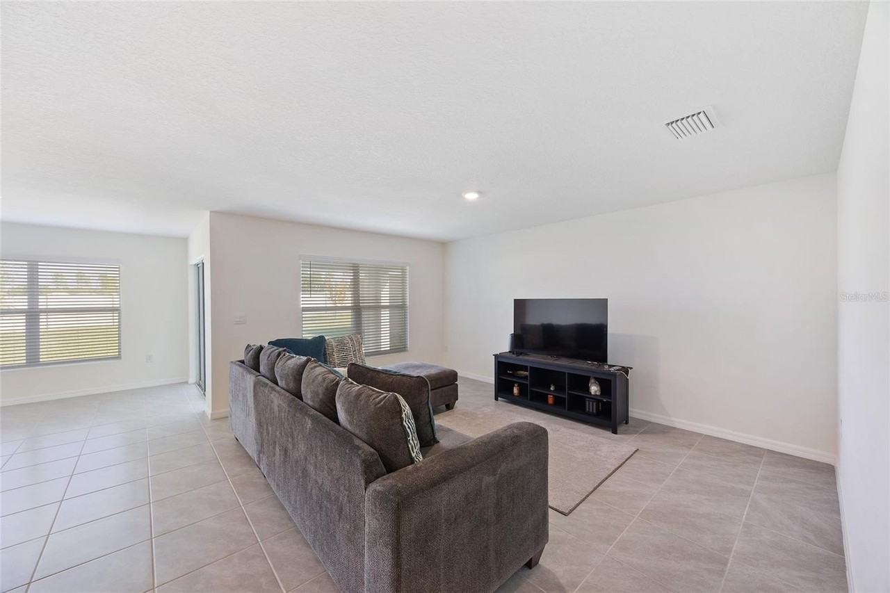 11517 Timber Grove Ln - Photo 5 of 37