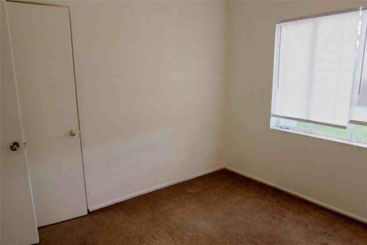 550 Hartley Pl - Photo 6 of 14