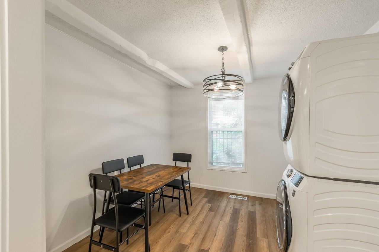 Askew Ave - Photo 2 of 6