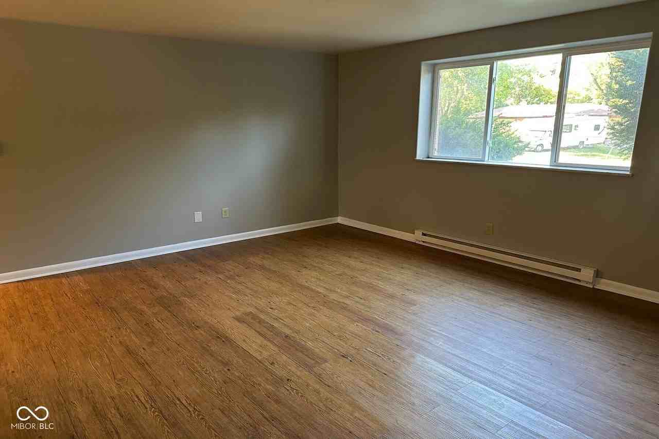 4835 N Bolton Ave #6 - Photo 3 of 13