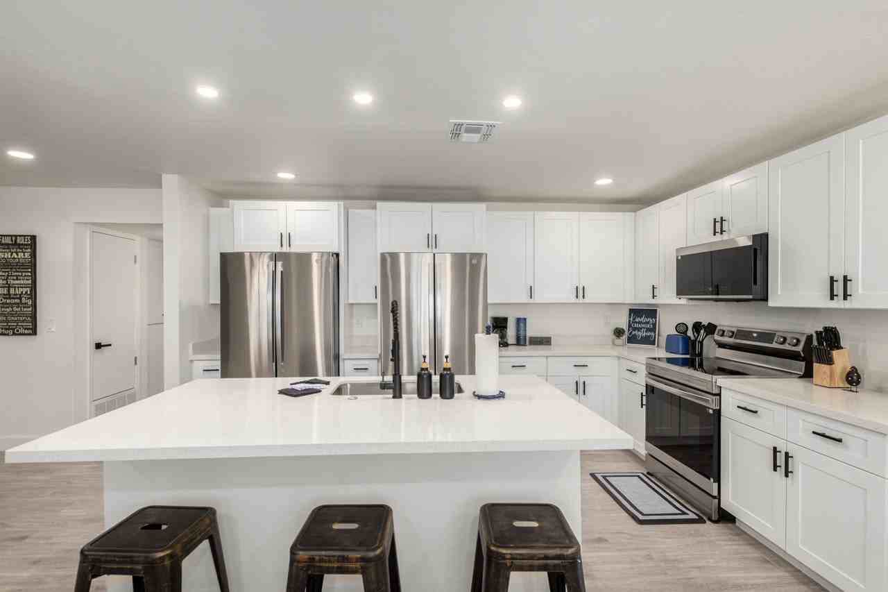 W 11th Dr - Photo 3 of 14