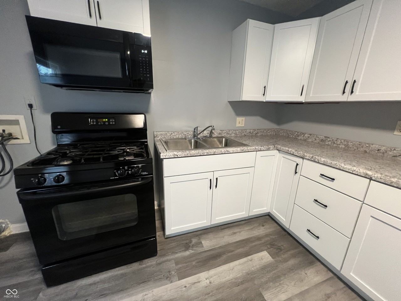 3614 Donald Ave - Photo 6 of 18