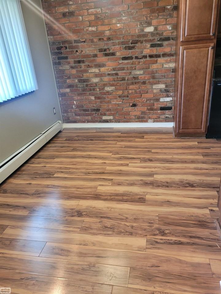 17431 East 14 Mile Road - Photo 4 of 11