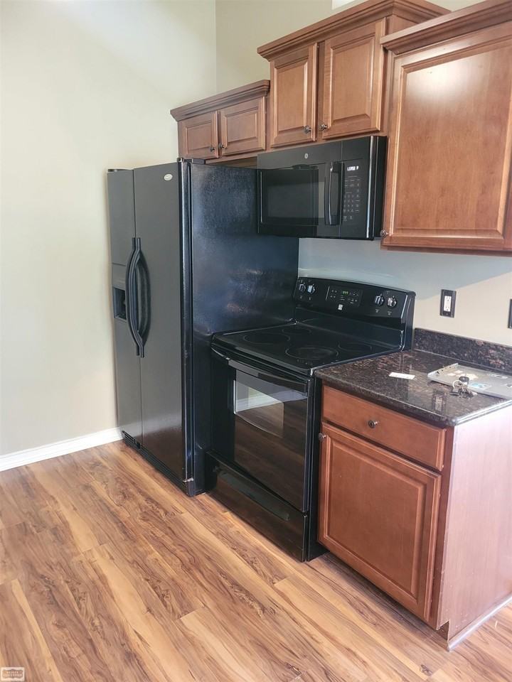 17431 East 14 Mile Road - Photo 5 of 11