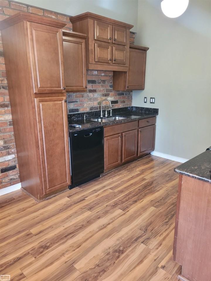 17431 East 14 Mile Road - Photo 6 of 11