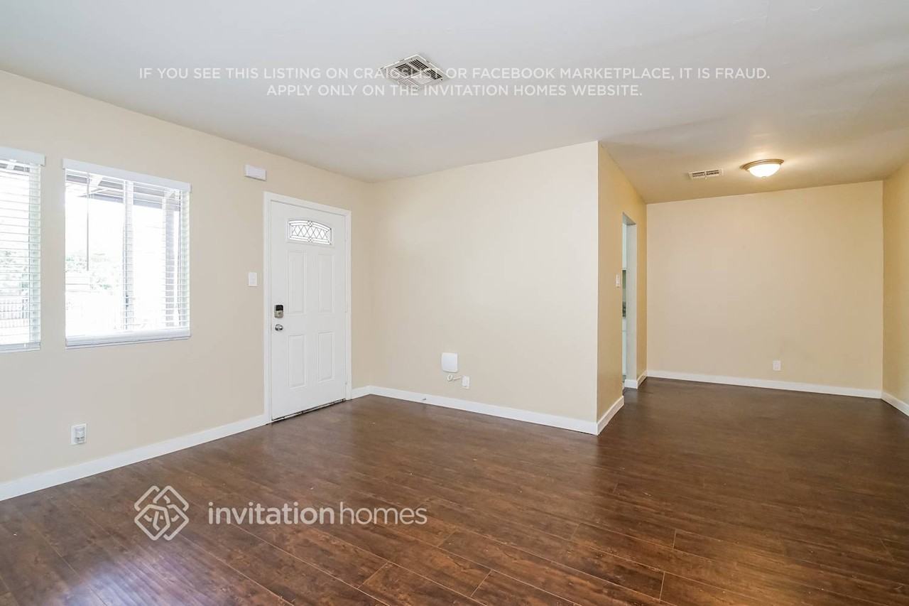 7823 Louise Ave - Photo 5 of 18