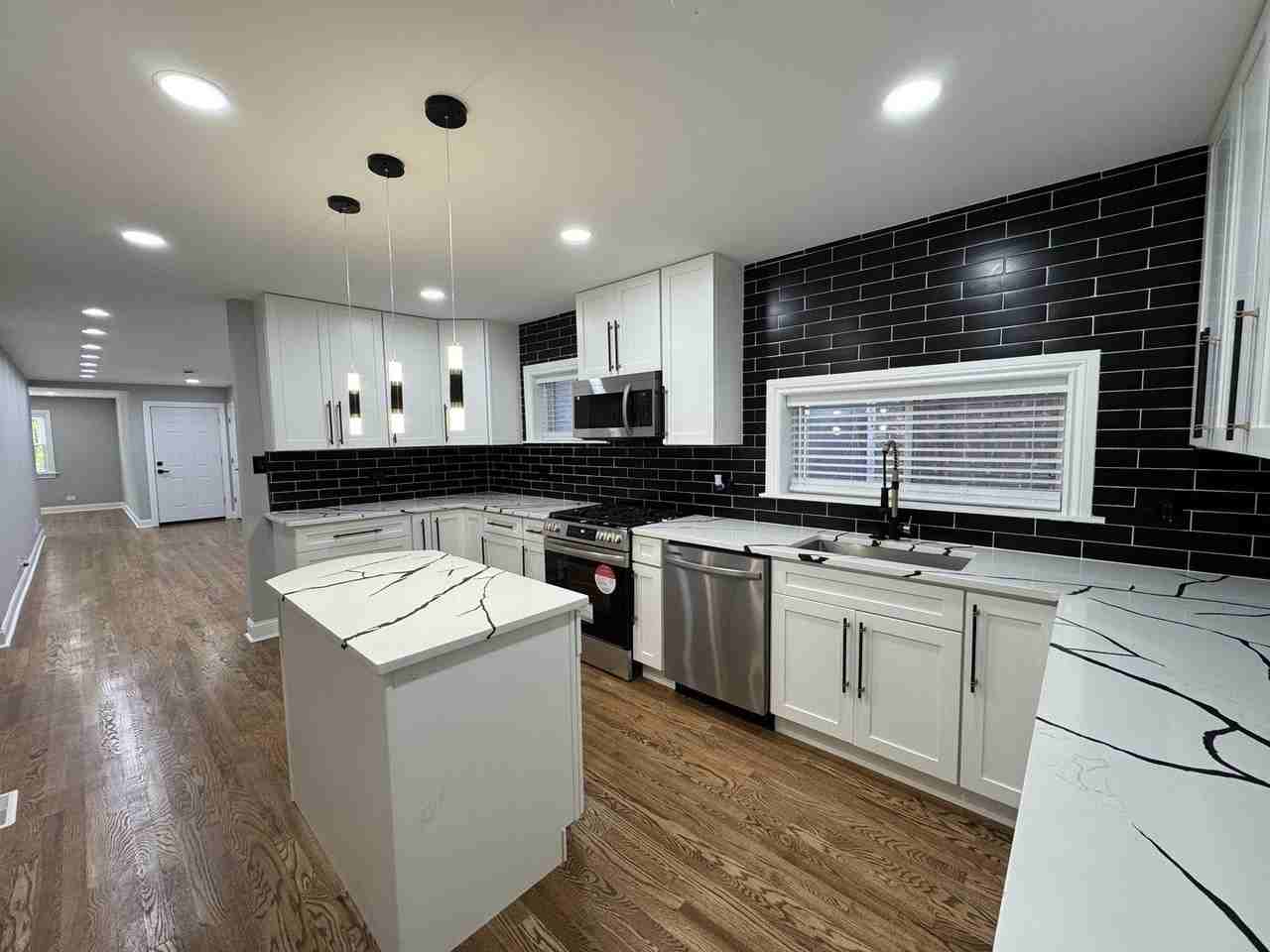 6236 N Francisco Ave #1 - Photo 2 of 16