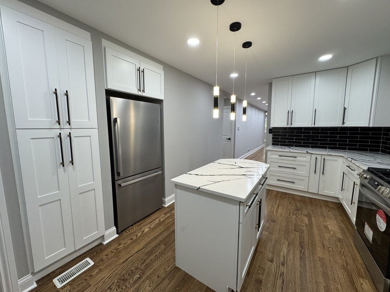 6236 N Francisco Ave #1 - Photo 4 of 16