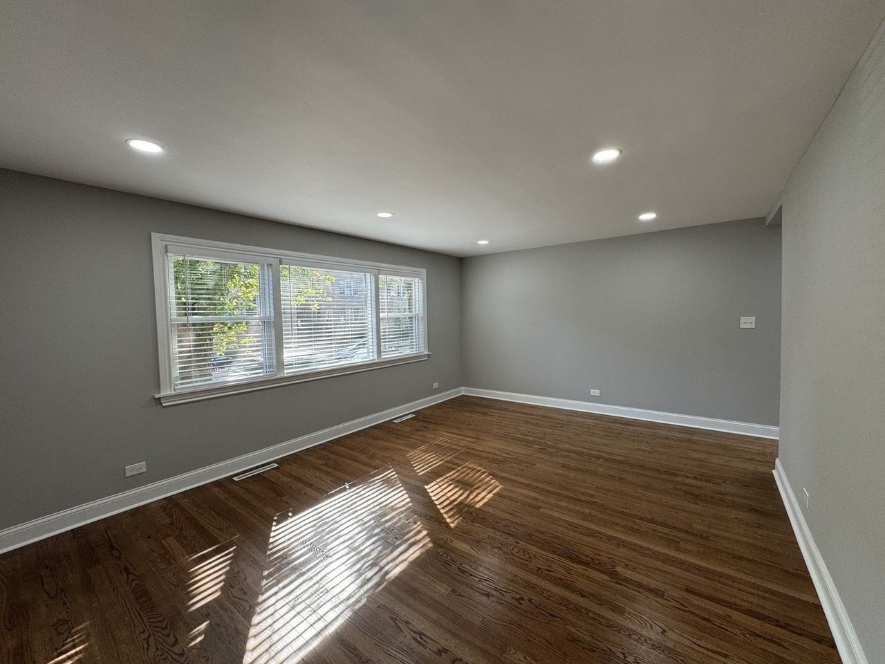 6236 N Francisco Ave #1 - Photo 6 of 16