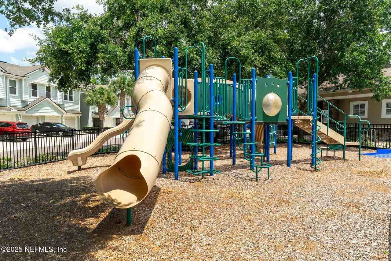 7055 Deer Lodge Cir Unit 105 #105 - Photo 3 of 36