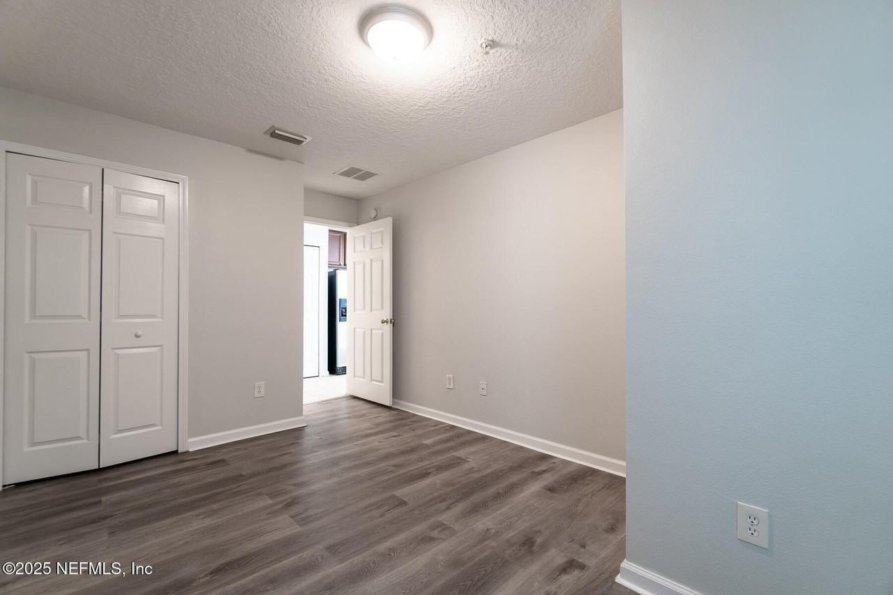 7055 Deer Lodge Cir Unit 105 #105 - Photo 7 of 36