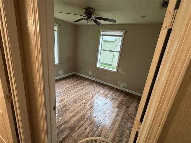 204 W Clark St - Photo 7 of 7