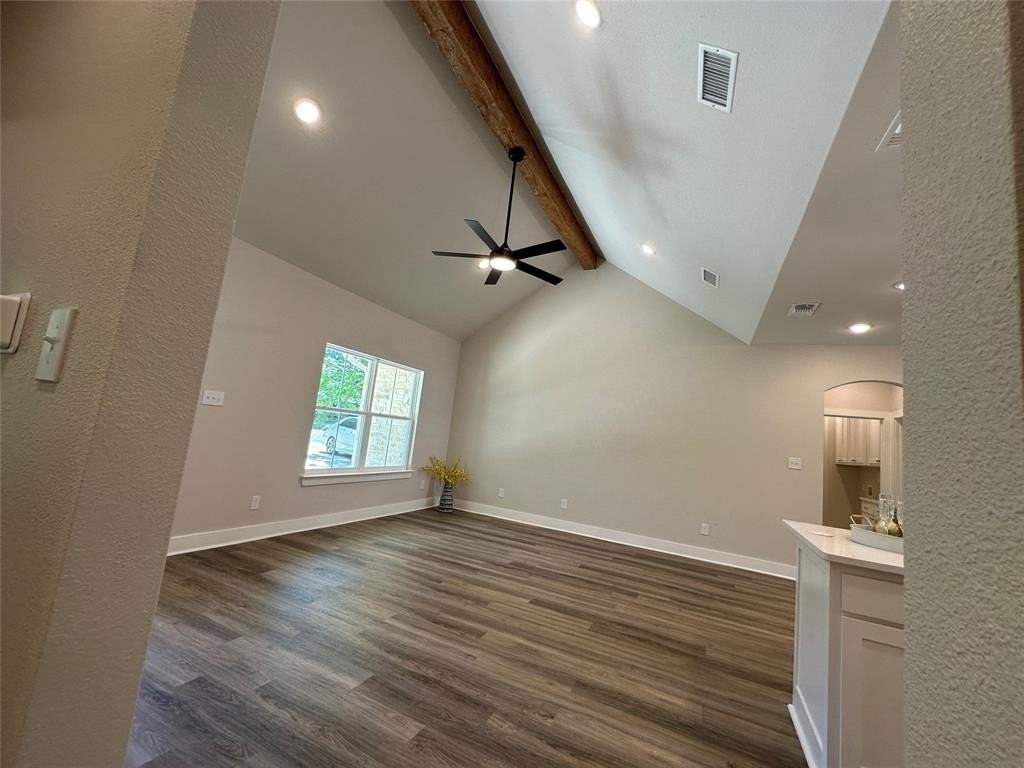 413 S Eddy Ave - Photo 7 of 32