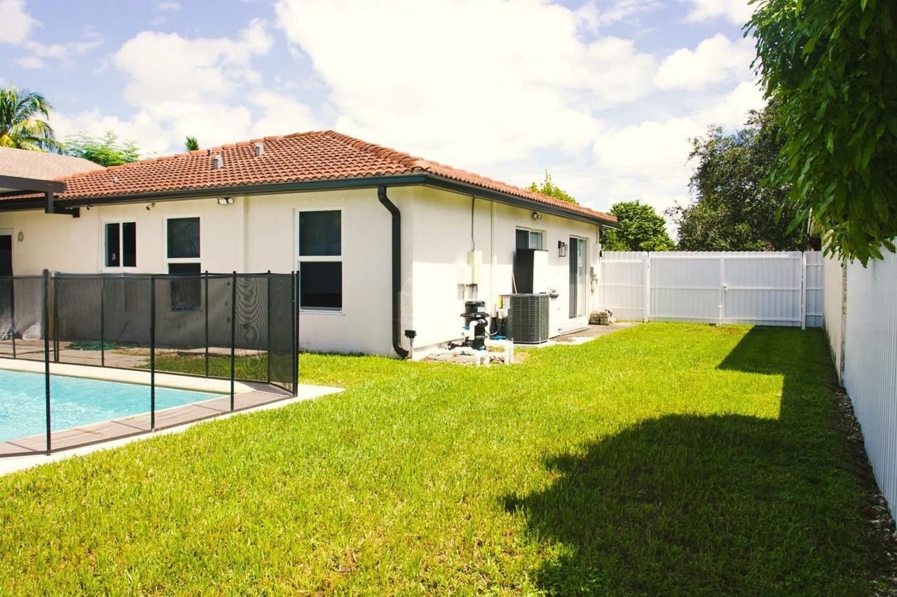 25760 Sw 127th Pl - Photo 2 of 8