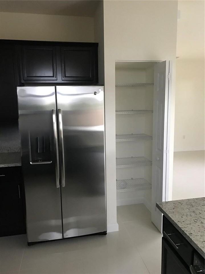 8806 Nw 103rd Ave - Photo 3 of 8