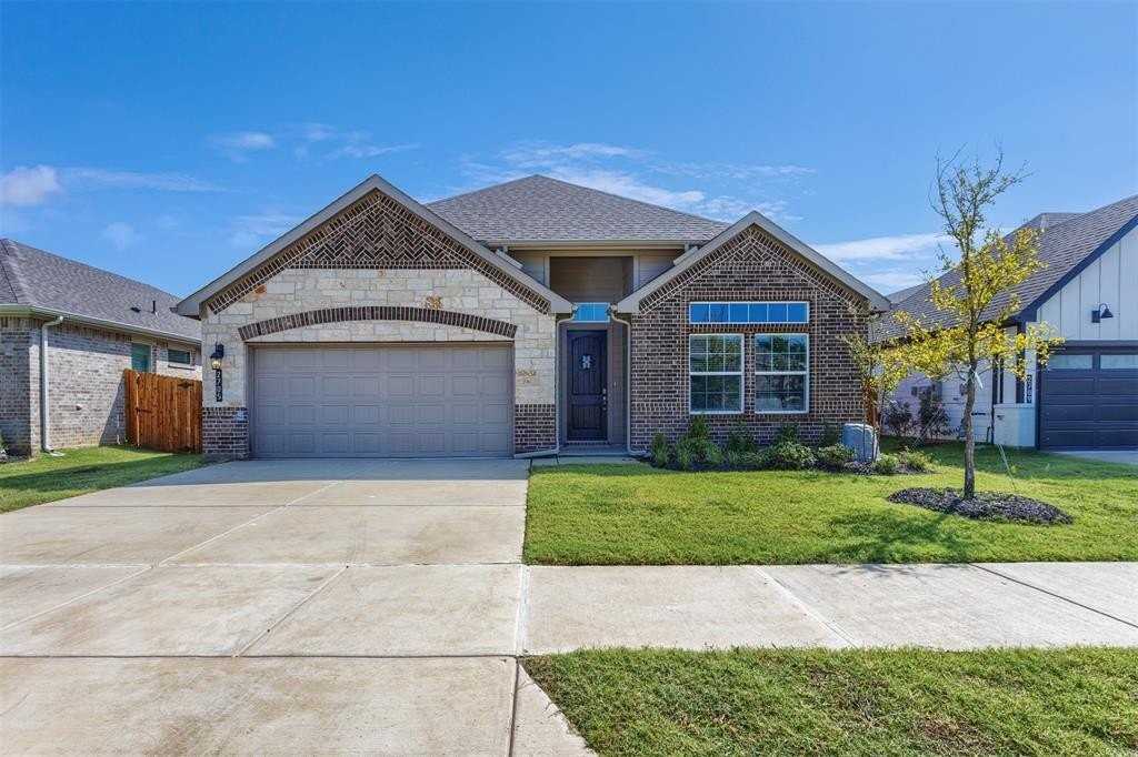 2705 Starling St - Photo 4 of 32