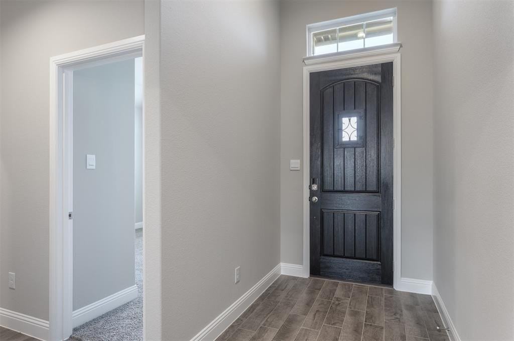 2705 Starling St - Photo 5 of 32