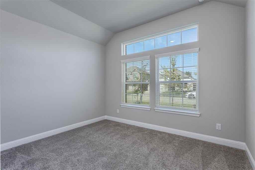 2705 Starling St - Photo 6 of 32