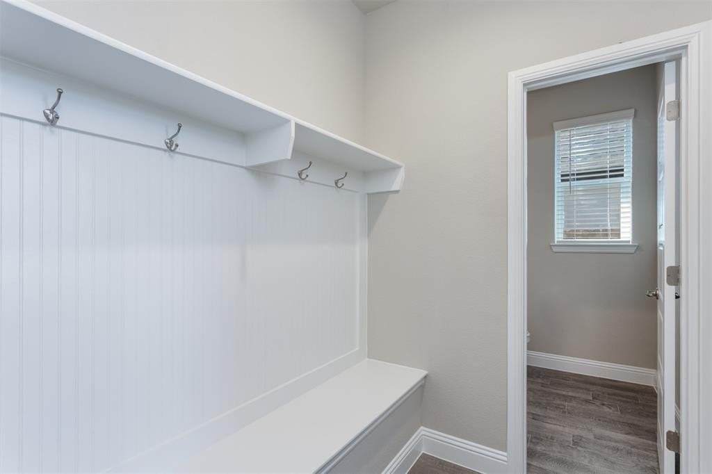 2705 Starling St - Photo 7 of 32