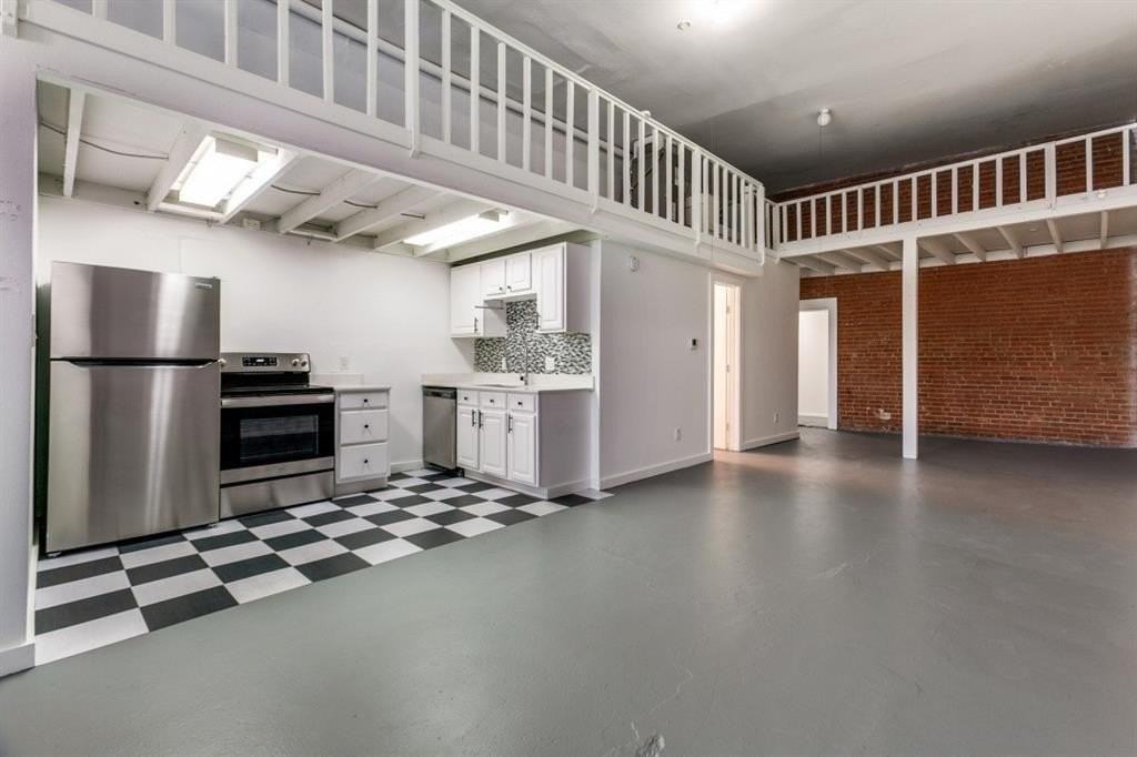 2007 S Ervay St #2011 - Photo 5 of 13