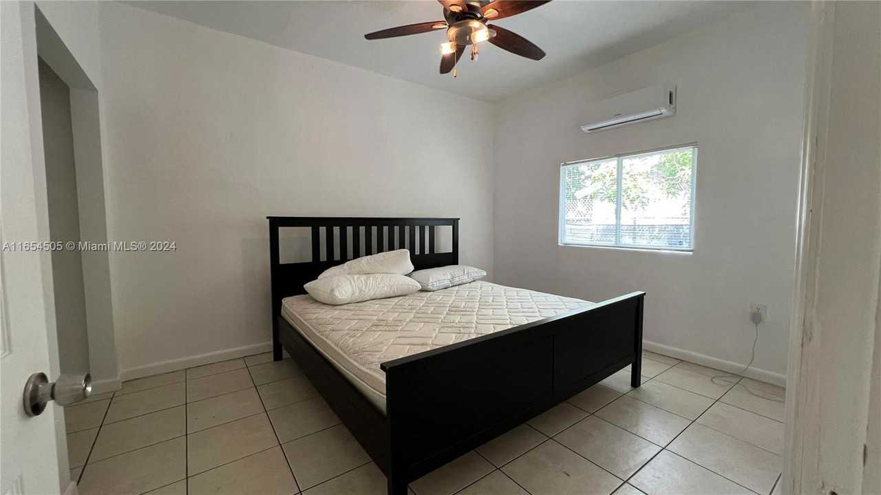 113 Nw 35th St - Photo 3 of 8