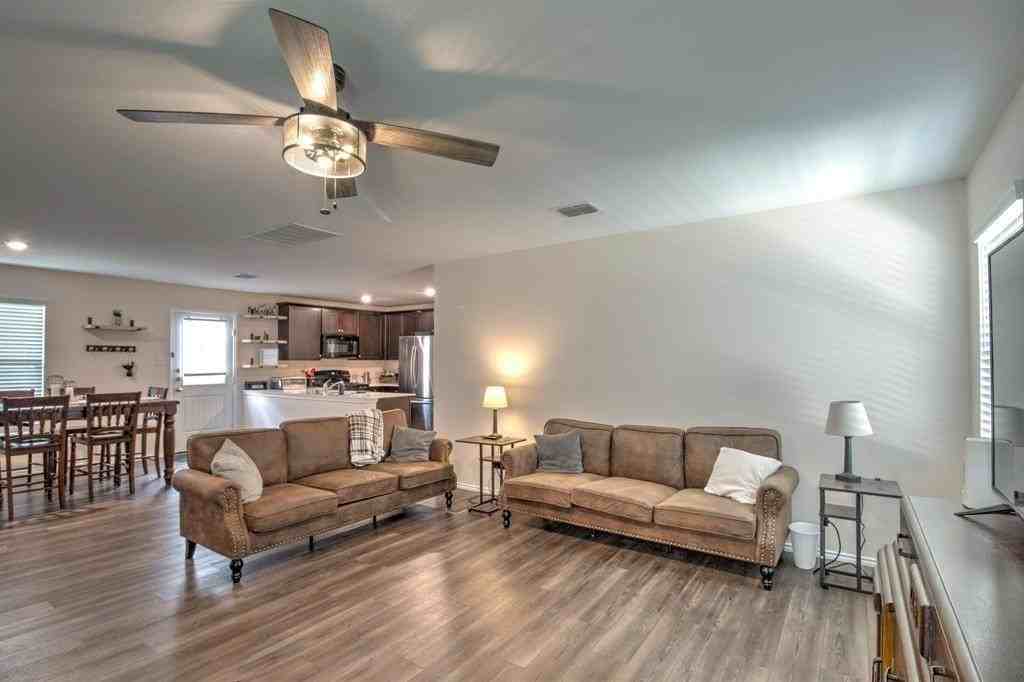 1623 Daunton Dr - Photo 7 of 30