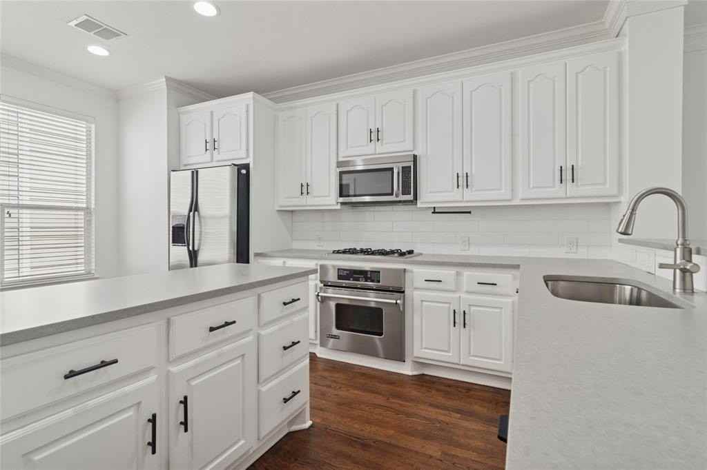 2619 Colby St #A - Photo 5 of 16