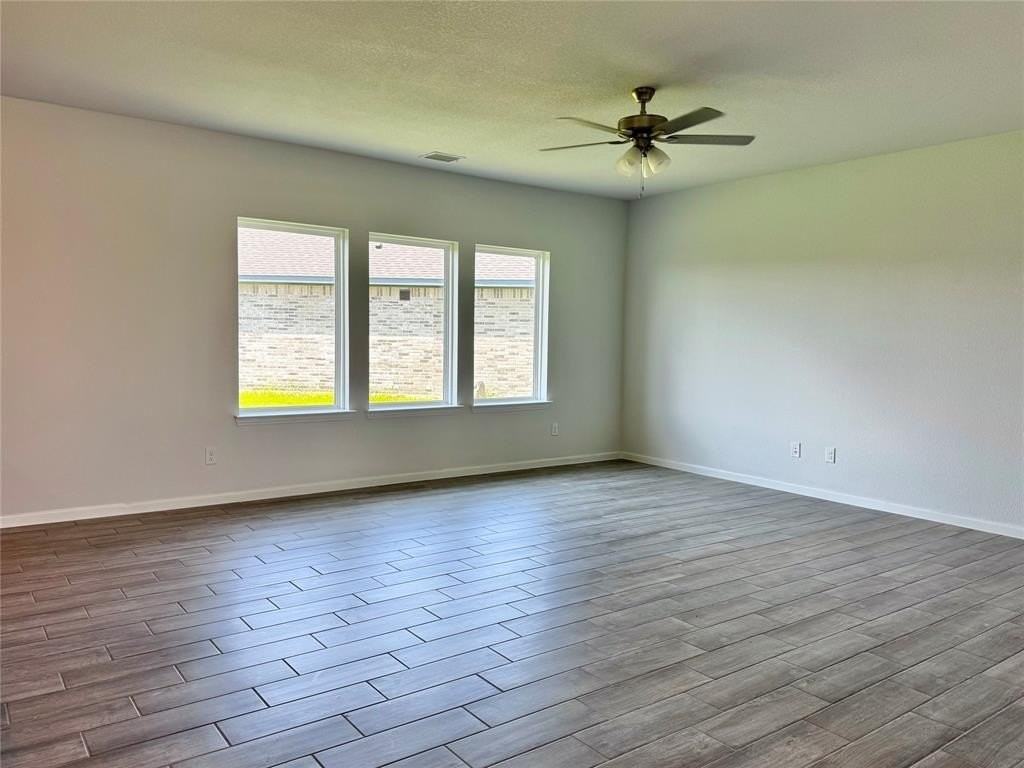 1919 Aleia Cv - Photo 4 of 32