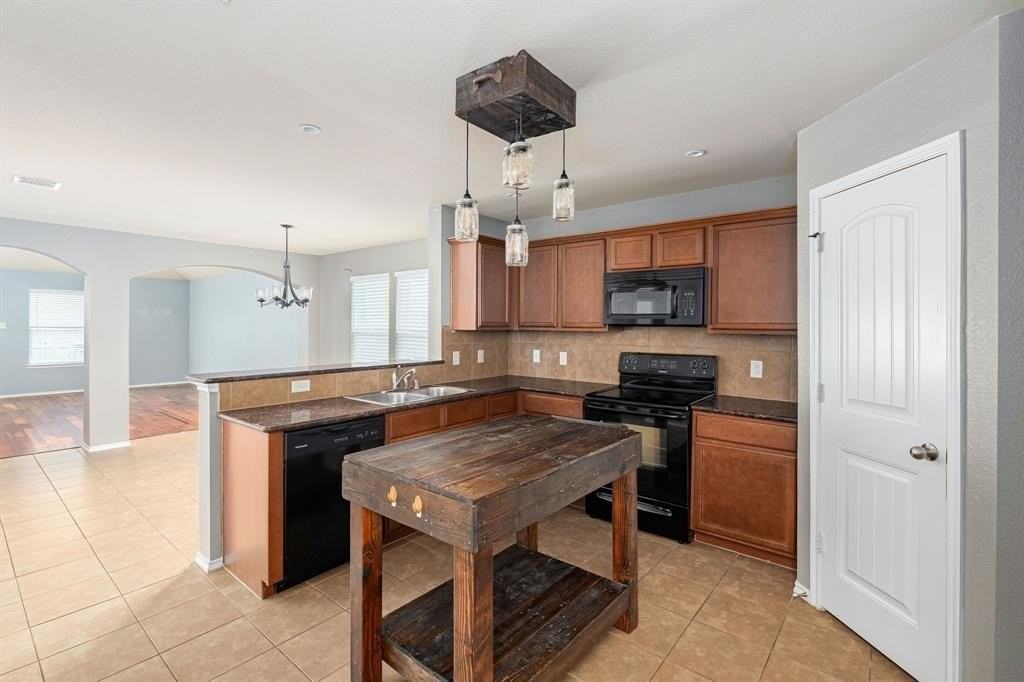 3213 Elam Dr - Photo 6 of 21