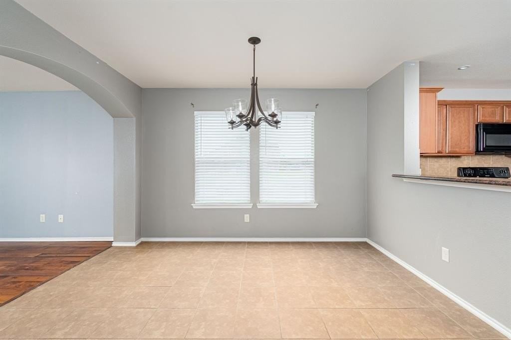 3213 Elam Dr - Photo 7 of 21