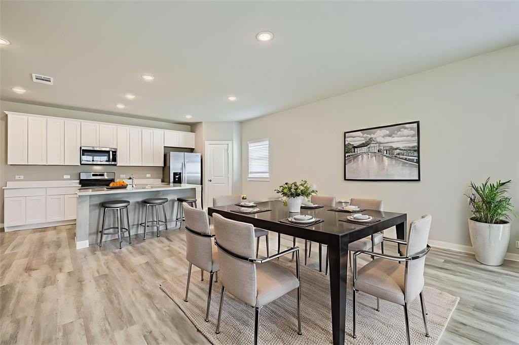 4511 Oatman Dr - Photo 3 of 7