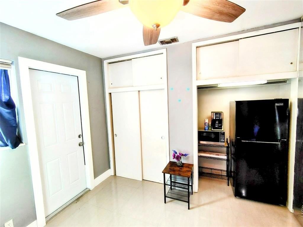 845 S Highland Dr #B - Photo 3 of 6