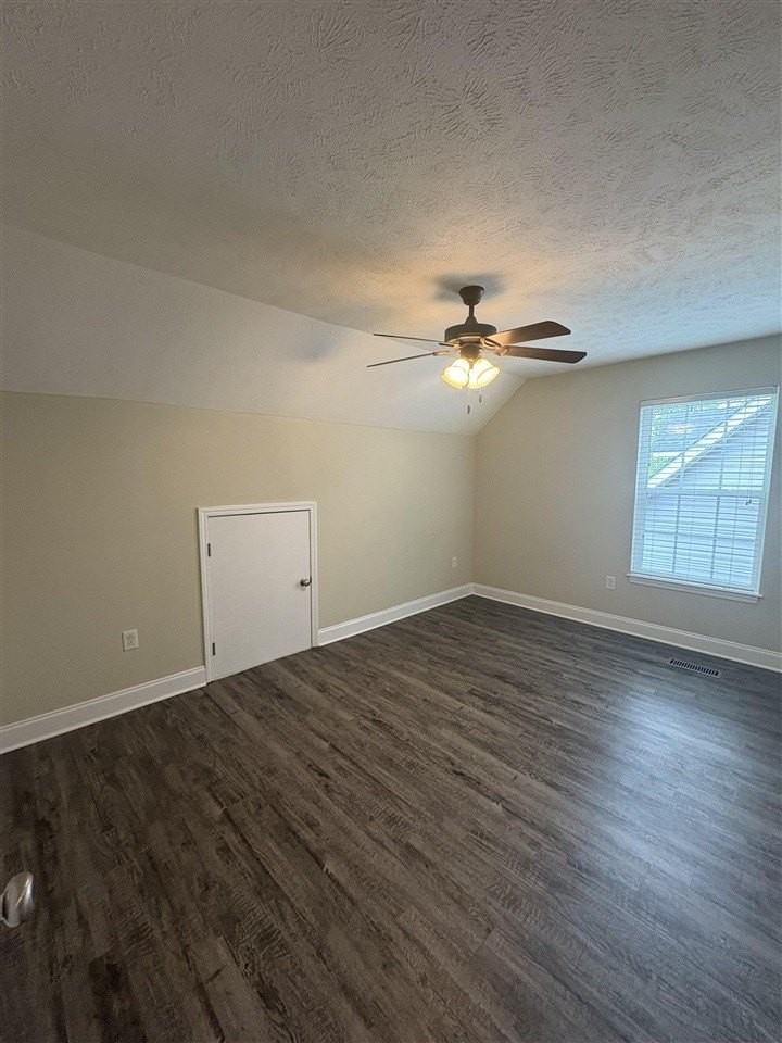 1517 Kenton St - Photo 6 of 8