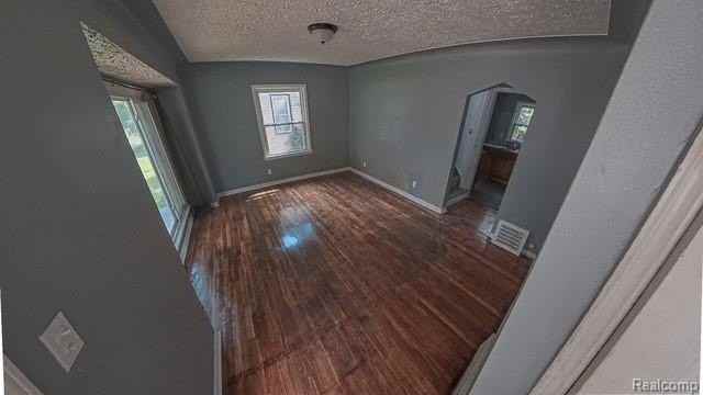 18411 Grandville Avenue - Photo 2 of 11