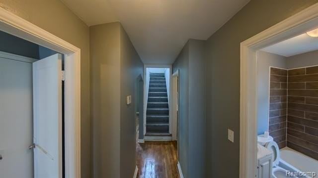 18411 Grandville Avenue - Photo 6 of 11