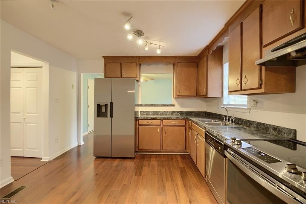 5 Millicent Ct - Photo 6 of 19