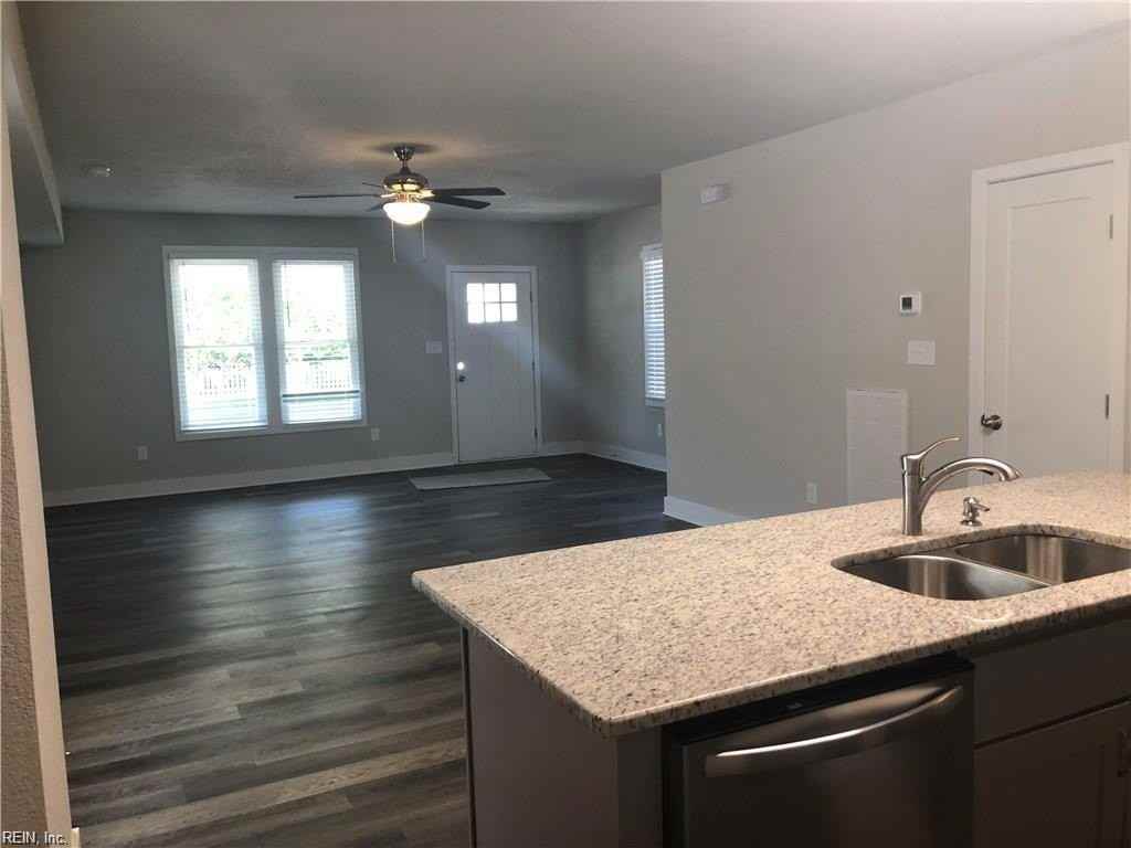 835 W 38th St - Photo 6 of 21